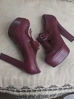Women's Burgundy Platform Brogue Heels